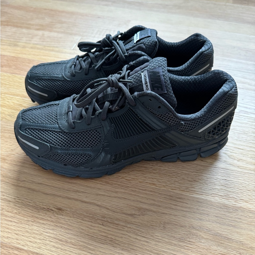 Nike Zoom Vomero 5 (Black/Anthracite)